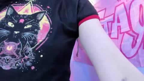     online show from May 21, 11:33 pm