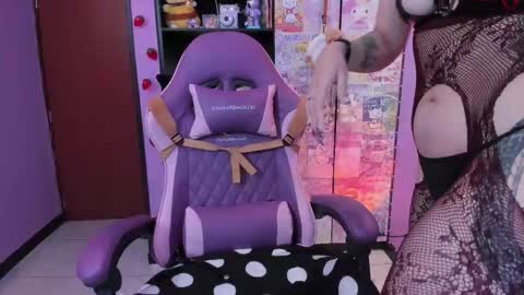     online show from November 20, 12:31 am