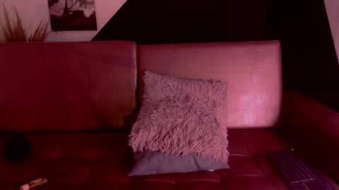   online show from November 28, 2:13 pm