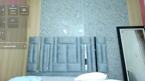 Veronica online show from October 17, 2:54 pm