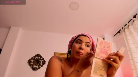 Veronica Gills online show from April 14, 6:33 pm