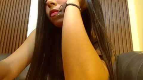 Veronica Robles online show from November 26, 8:05 pm