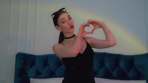 Veronica online show from March 4, 6:49 pm