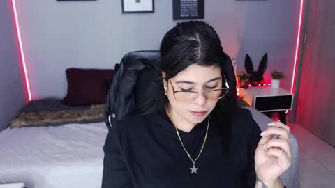 Miss Veronika online show from February 1, 7:02 pm