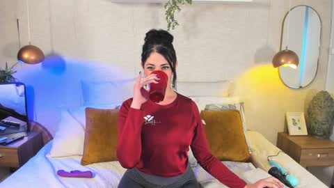 Veronica  online show from January 7, 6:24 pm