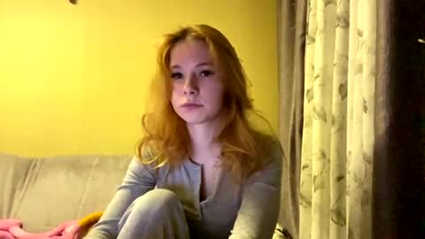 Lina online show from May 12, 4:05 pm