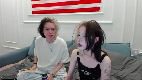 veryraretwins online show from June 1, 7:42 am