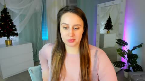 Camilla online show from December 16, 6:59 pm