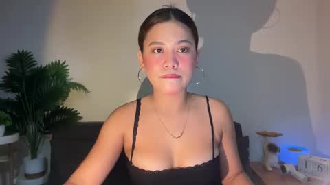 Snapshot of via_olala chatting on September 16, 3:59 pm via_olala online show from September 16, 3:59 pm