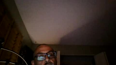 vic171477 online show from July 3, 8:19 am