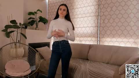 Emily online show from November 17, 7:11 am