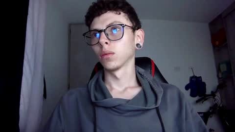 Vicent Brais online show from December 18, 2:42 am