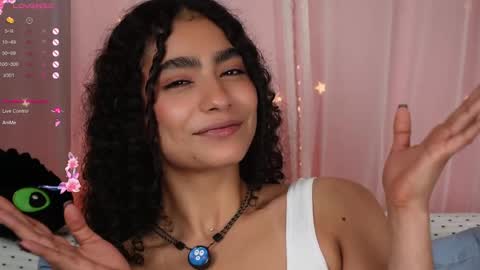 Snapshot of vicky_curly chatting on September 21, 12:03 am vicky_curly online show from September 21, 12:03 am