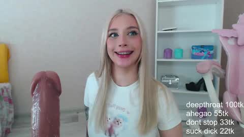 Snapshot of vickyfuckingdoll chatting on February 26, 7:53 pm vickyfuckingdoll online show from February 26, 7:53 pm