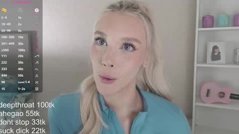 Snapshot of vickyfuckingdoll chatting on September 9, 5:29 am vickyfuckingdoll online show from September 9, 5:29 am