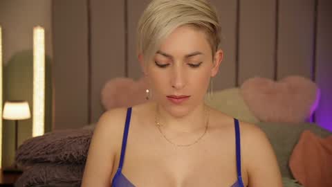Snapshot of vickysecret96 chatting on February 2, 5:37 pm vickysecret96 online show from February 2, 5:37 pm