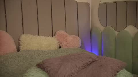 Snapshot of vickysecret96 chatting on February 25, 9:58 pm vickysecret96 online show from February 25, 9:58 pm