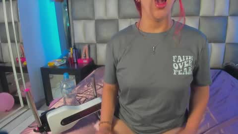 Victoria online show from November 21, 2:04 pm