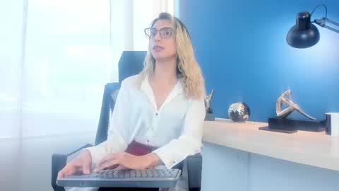 Victoria online show from November 17, 8:22 pm