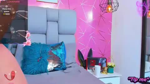 VictoriaBeckers online show from February 4, 5:55 pm