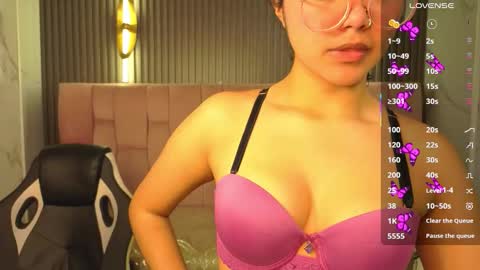 victoria_castillo_b online show from January 15, 3:04 am