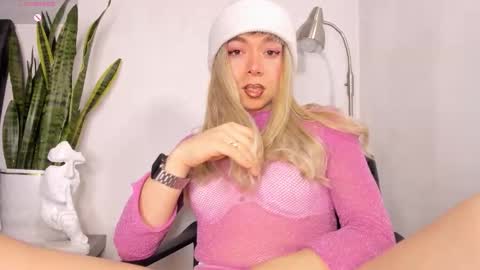 D A N I online show from October 19, 8:57 pm