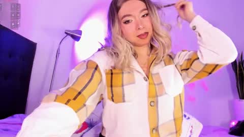 D A N I online show from November 28, 4:42 am