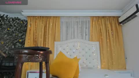 victoria_sweets_ online show from November 14, 9:16 pm