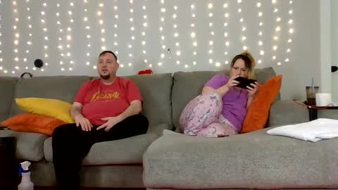 Victoria and Jesse online show from January 16, 9:27 am