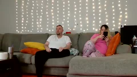 Victoria and Jesse online show from January 9, 4:39 pm