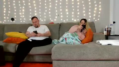 Victoria and Jesse online show from January 13, 4:41 pm