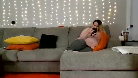 Victoria and Jesse online show from January 13, 1:06 pm