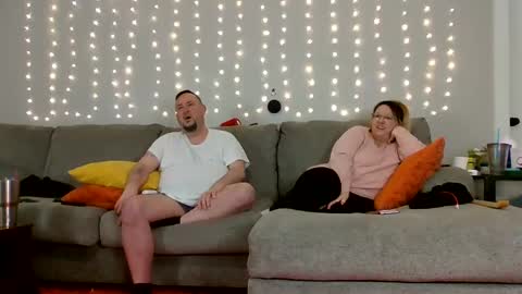 Victoria and Jesse online show from January 4, 11:33 am