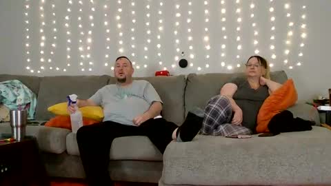 Victoria and Jesse online show from January 5, 7:17 pm