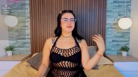 Victoria Andrade online show from February 2, 1:07 pm