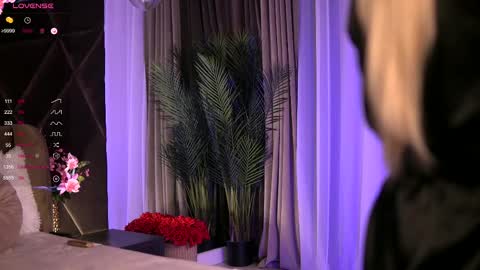 Snapshot of victoriamorrone chatting on March 4, 4:27 am Diddy online show from March 4, 4:27 am