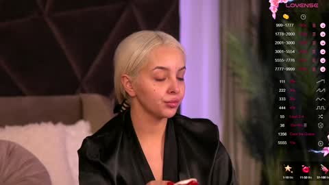 Snapshot of victoriamorrone chatting on February 6, 12:00 am Diddy online show from February 6, 12:00 am