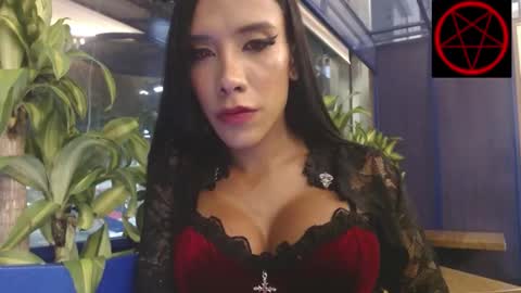 Victoria Vampire online show from January 7, 7:10 am