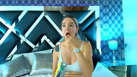 victtoria lee online show from February 6, 11:37 pm