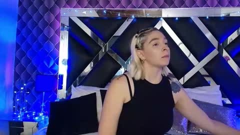 victtoria lee online show from March 9, 6:56 pm