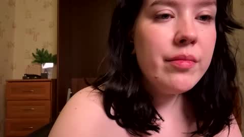 viesicaa online show from October 2, 6:07 pm