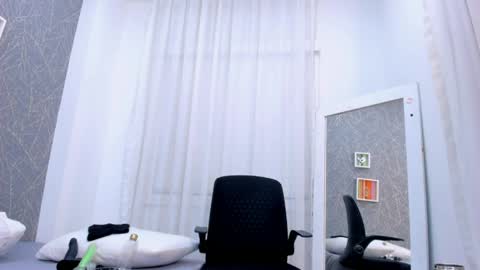 viictoriiasaenz online show from March 31, 5:08 am