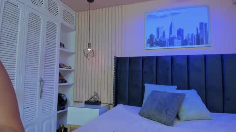 Viiolett online show from November 20, 9:23 pm