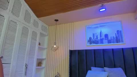 Viiolett online show from October 3, 8:50 pm