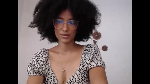 viiolettaaa online show from June 1, 9:49 pm