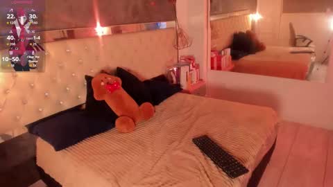 Violet online show from September 15, 1:01 pm