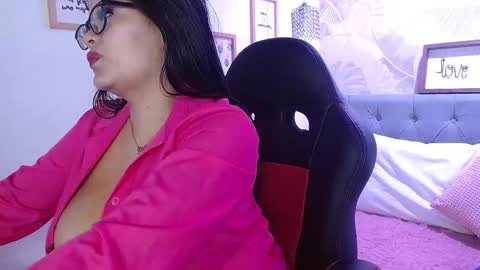 viioleta online show from March 3, 12:28 pm