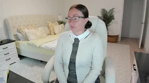 Ukrainian-woman online show from May 17, 11:30 am