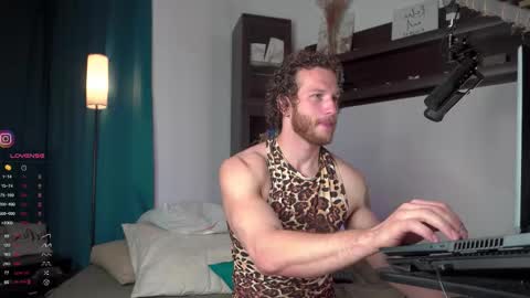 Snapshot of viktor_secret chatting on October 2, 5:28 am fansly VITEKsecret online show from October 2, 5:28 am