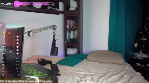 Snapshot of viktor_secret chatting on February 16, 3:26 am fansly VITEKsecret online show from February 16, 3:26 am